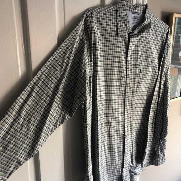 Izod Button Up - Picture 1 of 4